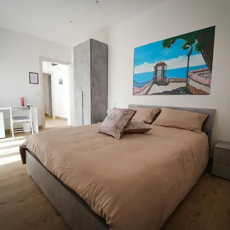 La Terrazza - Couette-café 4*